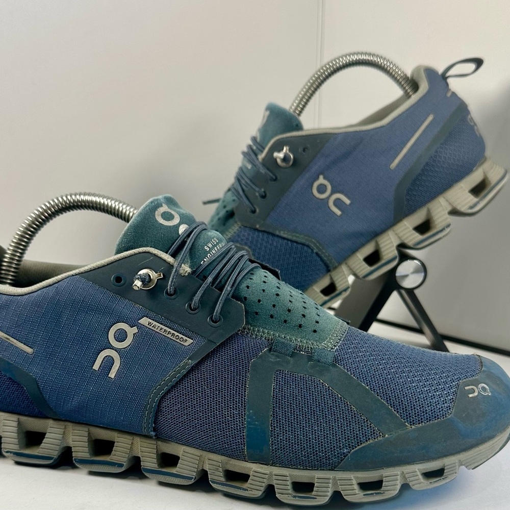 Women’s On Cloud 5 Stellar/Eclipse (Blue/Grey) Waterproof size 9